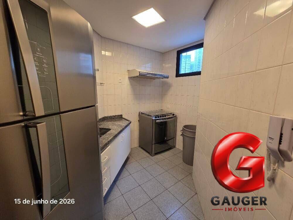 Apartamento, 3 quartos, 130 m² - Foto 2